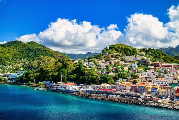 Grenada: co zobaczyć, kiedy jechać i koszty