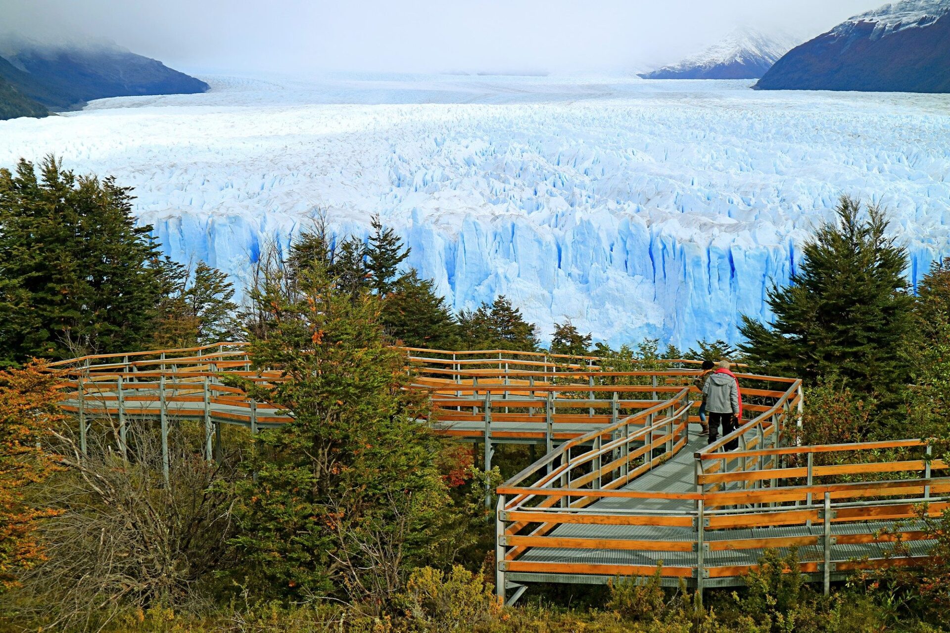 Atrakcje turystyczne w Waterton-Glacier International Peace Park – jak zwiedzać, co