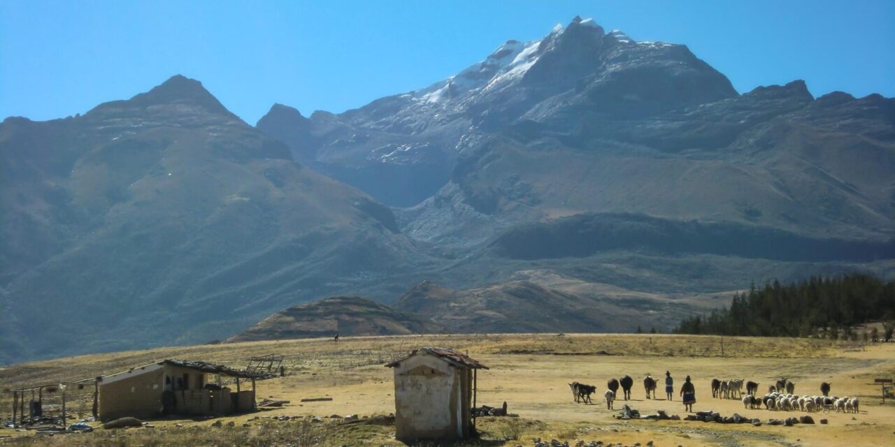 Western Tien-Shan – praktyczny przewodnik po górskim raju