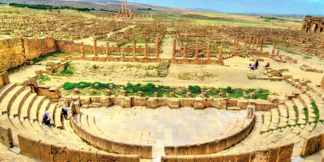 Timgad – przewodnik praktyczny po rzymskim mieście w Algierii