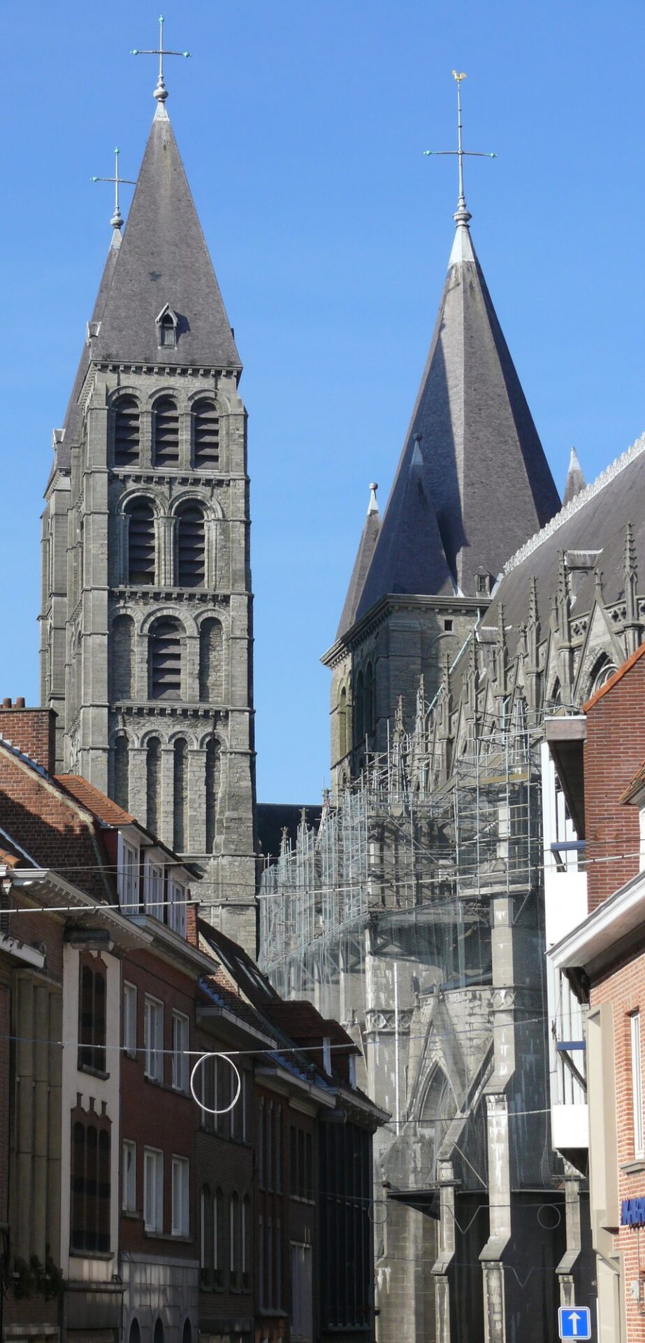Przyroda i krajobraz Katedra Notre-Dame w Tournai – praktyczny przewodnik