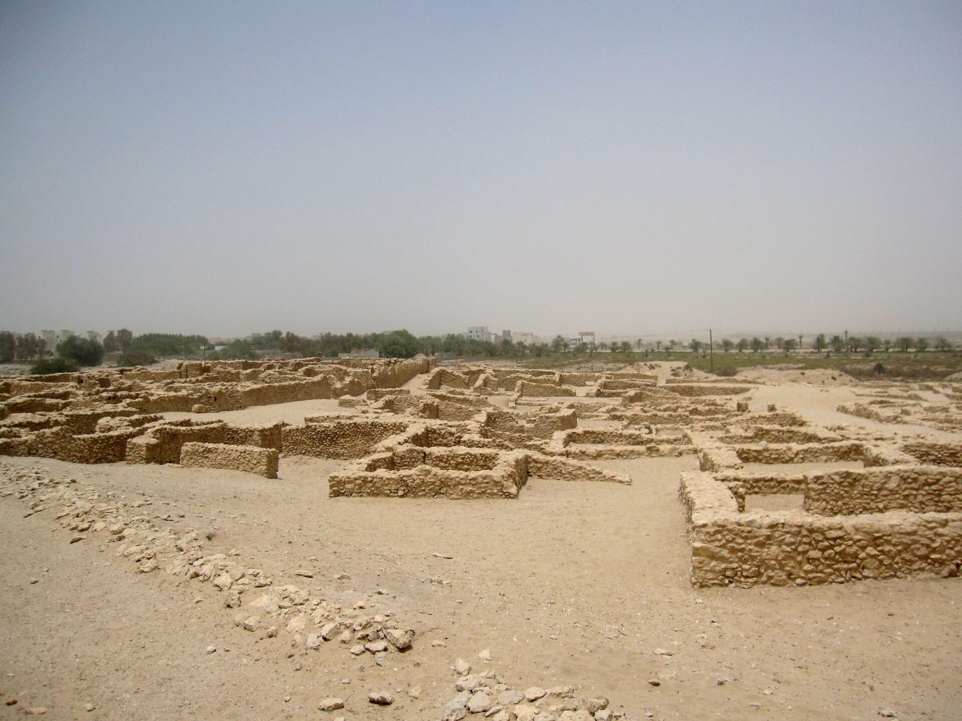 Dilmun Burial Mounds w Bahrajnie
