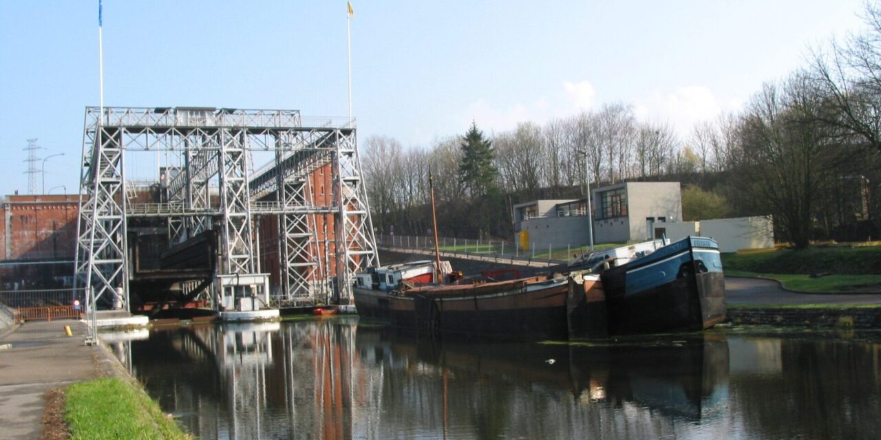 Zabytkowe windy wodne na Canal du Centre w Belgii